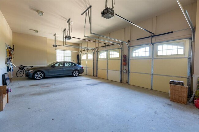 Building Photo - 2360 Manor Creek Ct