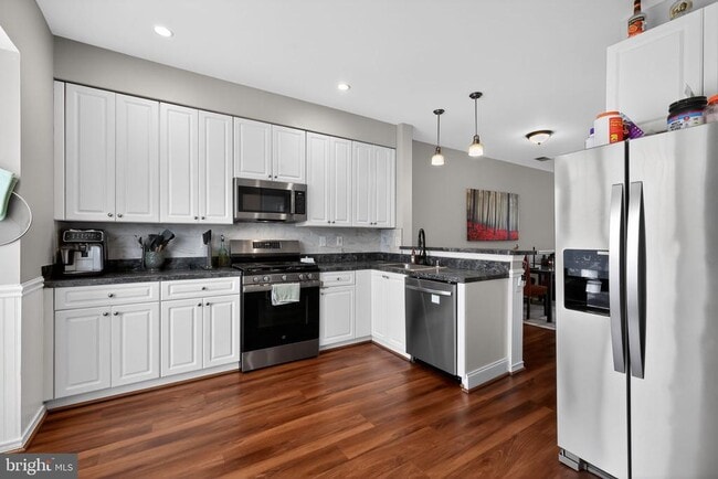 Building Photo - 1221 Rockland Ct