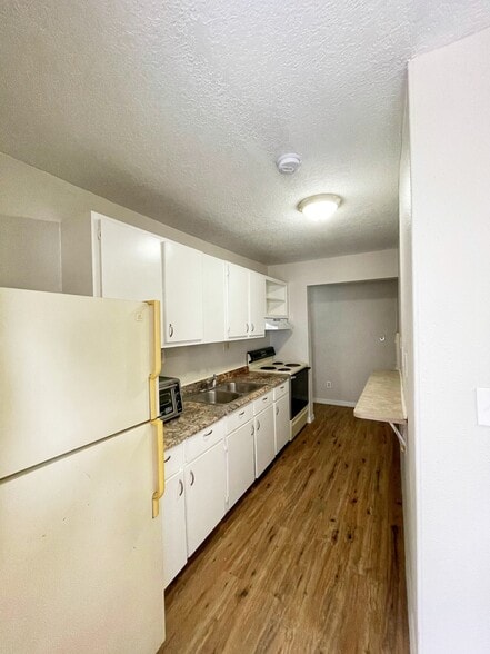 Building Photo - 804 NW 1st Ave