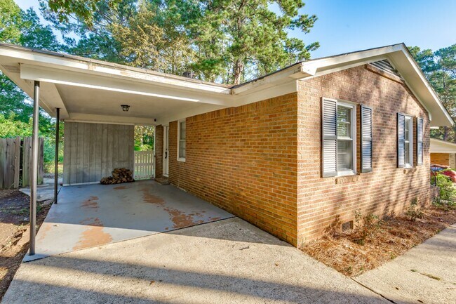 Building Photo - Beautifully updated, all-brick home locate...