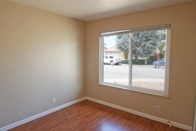 Building Photo - 3289 Lantern Way