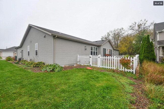 Building Photo - 502 Commander Ct