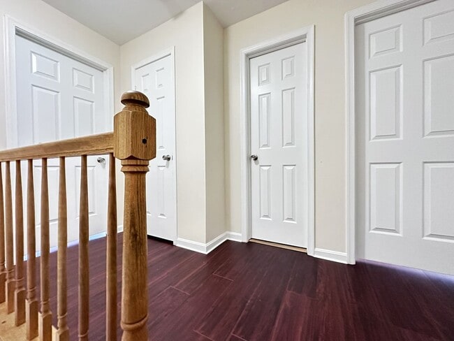 Building Photo - Wonderful townhome with recent upgrades..a...