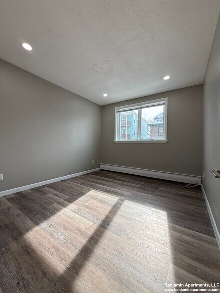 Building Photo - 50 Evergreen St