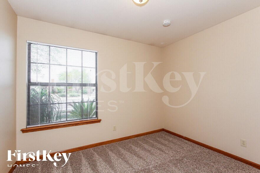Building Photo - 5205 W Aster Dr