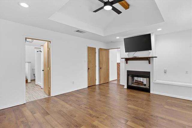 Building Photo - 9400 Live Oak Ln