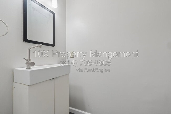 Building Photo - 1015 Lockbourne Rd