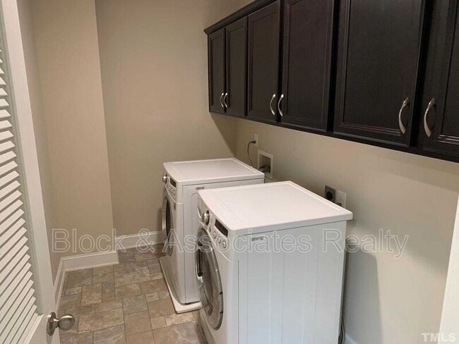 Building Photo - 1531 Glenwater Dr