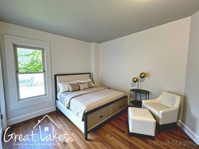 Building Photo - Lovely 4 Bedroom 2 Bathroom now available ...