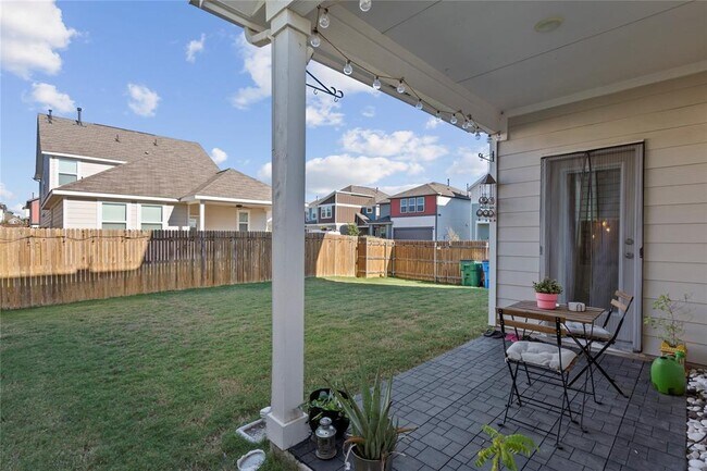 Building Photo - 3007 Salvidar Bend