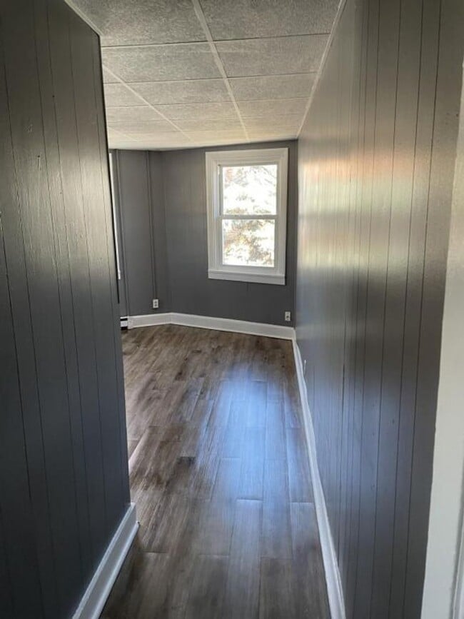 Building Photo - 365-365 N Hanover St