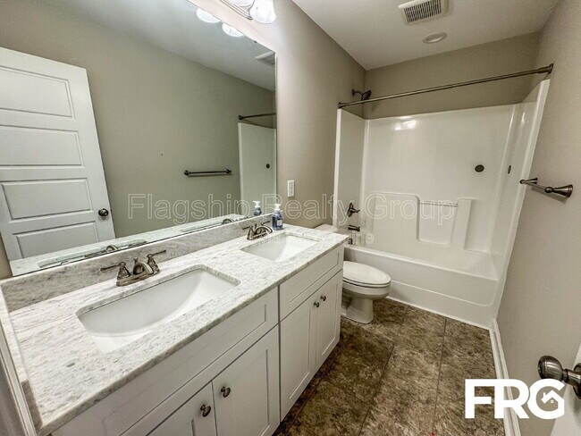 Building Photo - 208 Coffman Dr