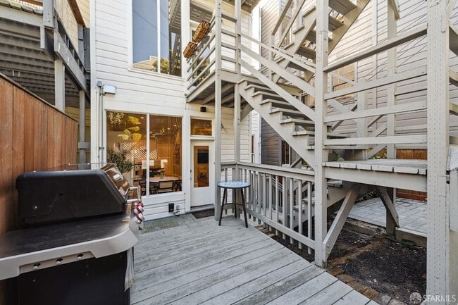 Building Photo - 2856 Sacramento St