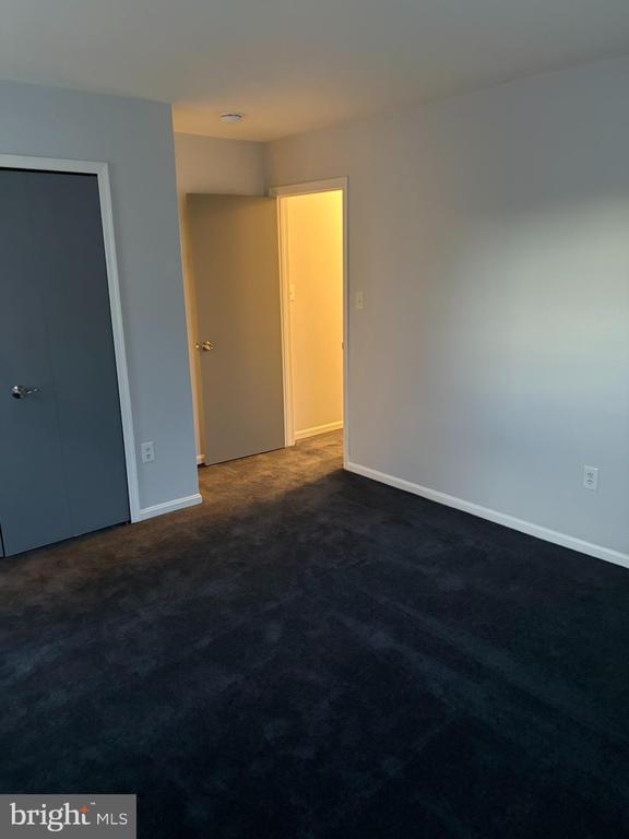 Building Photo - 424 Crisfield Dr