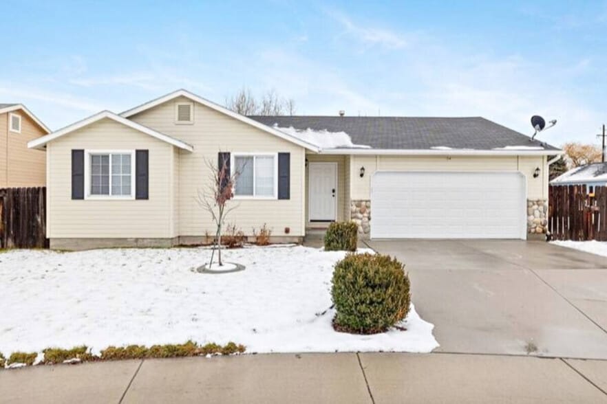 Building Photo - 623 Autumn Pl