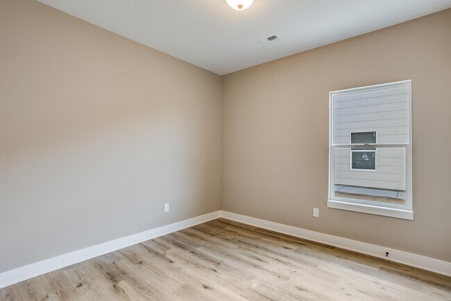 Building Photo - 1617 S Limuel St