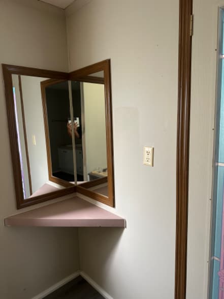 Building Photo - 141 James Way