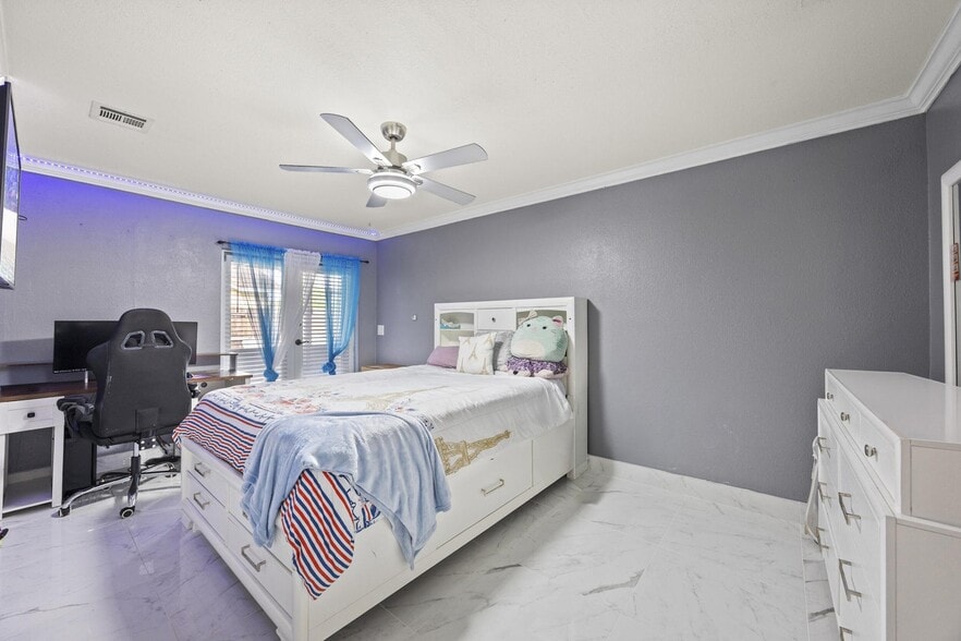 Building Photo - 22731 SW 55th Way