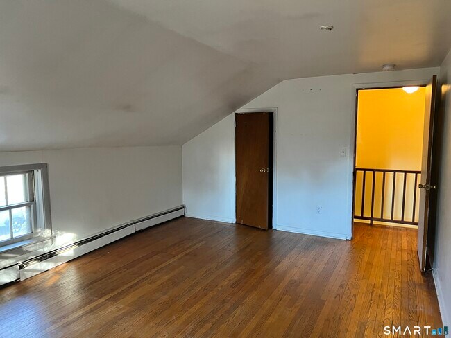 Building Photo - 40 Lanesville Rd