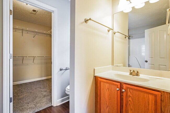 Building Photo - 906 Bexley Dr