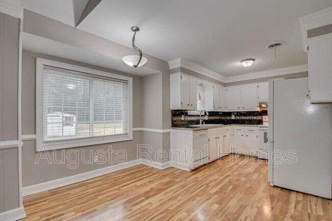 Building Photo - 238 Cavalier Dr