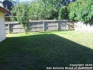 Building Photo - 2107 Crested Walk Dr