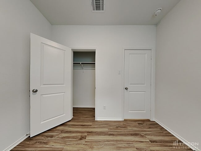 Building Photo - 179 Mica Trl