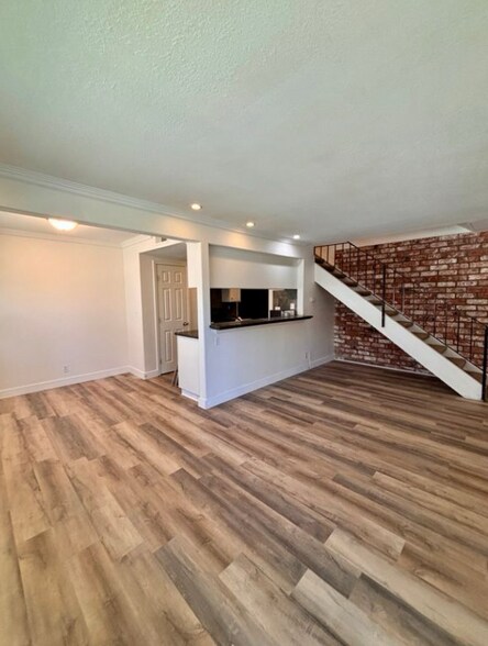 Building Photo - 1204 Acadia Pl