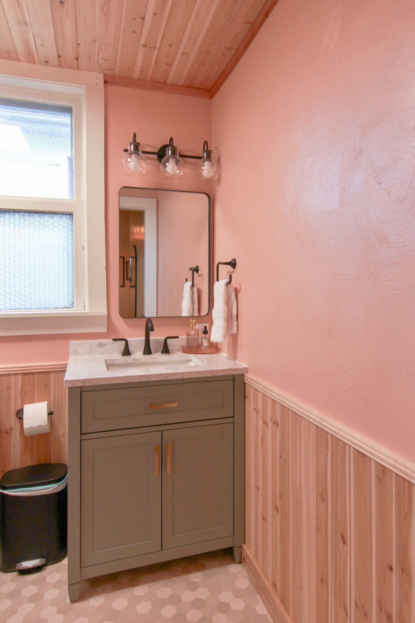 Building Photo - 918 Gratz St