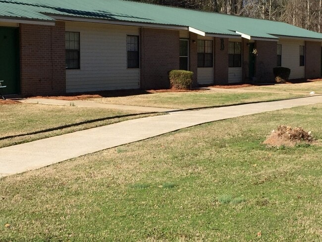 Building Photo - 525 Lee Rd 379