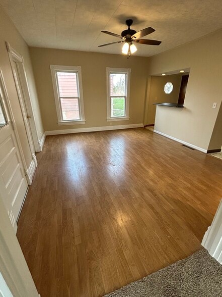 Building Photo - 211 W 2nd St