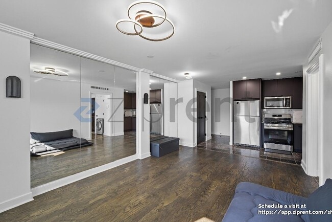 Building Photo - 2285 Peachtree Rd