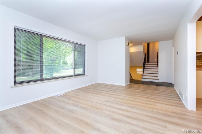 Building Photo - 7580 Thornwood St