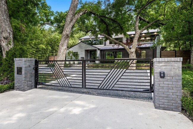 Primary Photo - 4280 Shorecrest Dr
