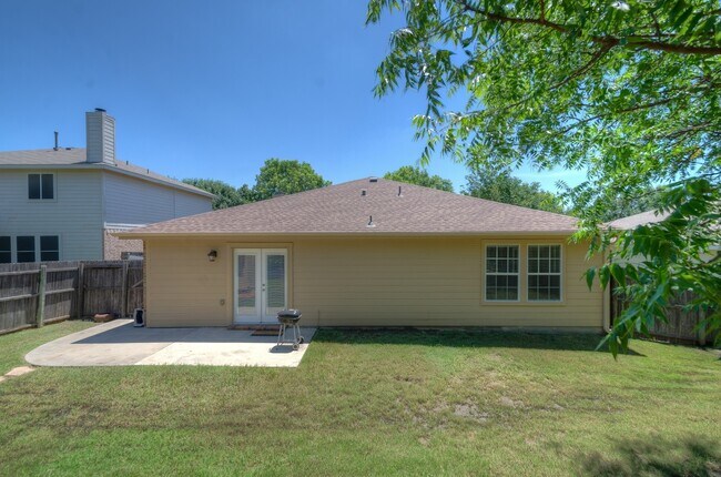 Building Photo - Updated 4 Bedroom 2 Bath home for Lease in...