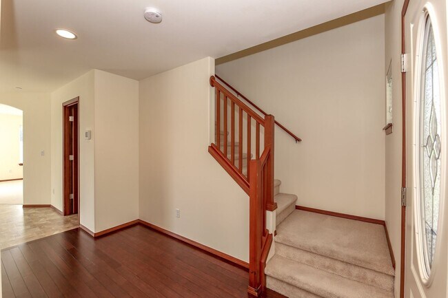 Building Photo - Spacious 4-Bedroom DuPont Home with AC
