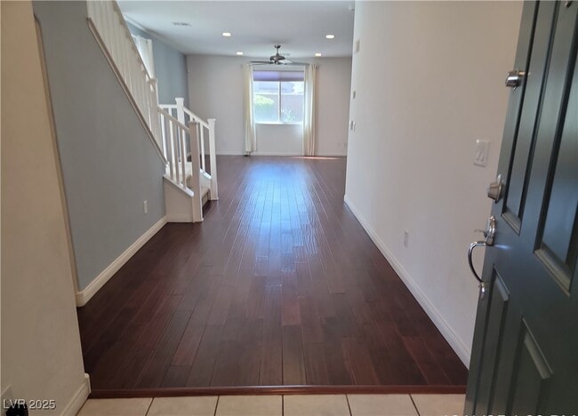 Building Photo - 10465 Saddle Mountain St