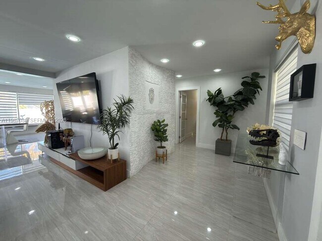 Building Photo - 4801 W Park Rd