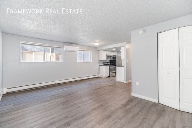 Building Photo - 828 12th St