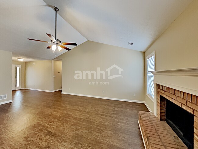Building Photo - 1105 River Tusk Pl NE