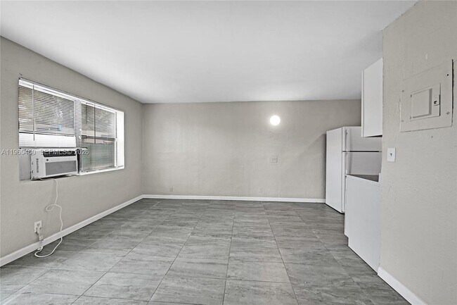 Building Photo - 1710 NW 9th St