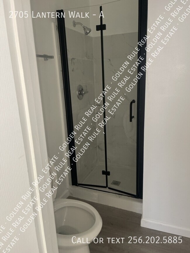 Building Photo - 2705 Lantern Walk SE