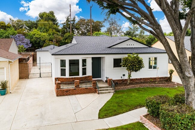 Building Photo - 7020 Schroll St