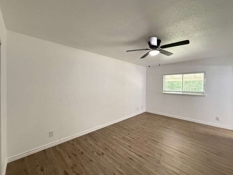 Building Photo - 5214 Charolais Dr