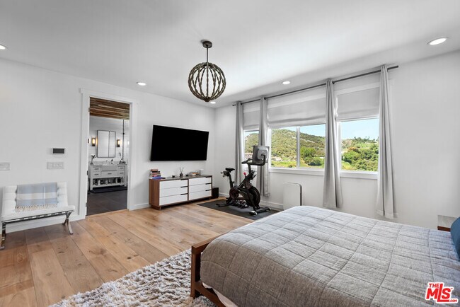 Building Photo - 23477 Palm Dr