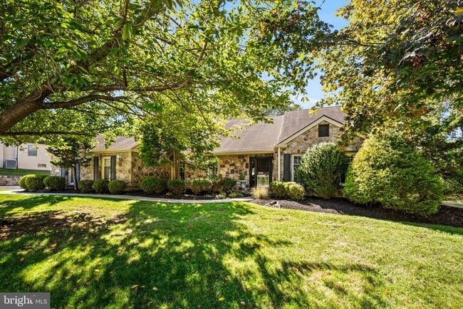 Building Photo - 401 Alderbrook Dr