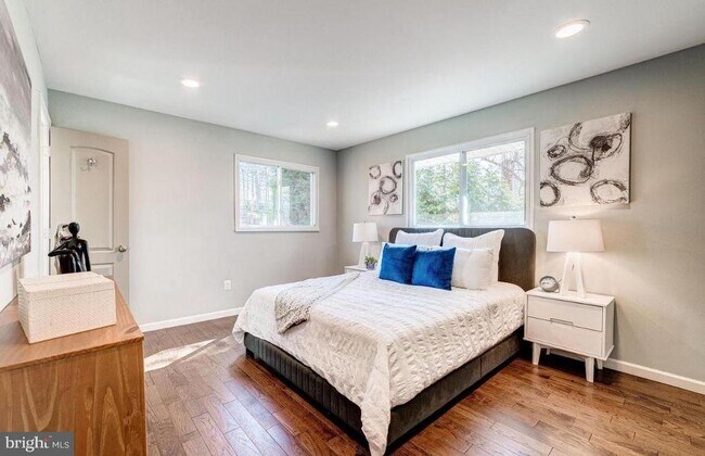 Building Photo - 4207 Woodland Dr