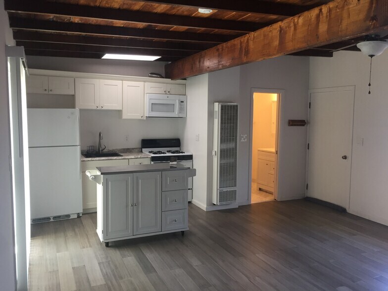 Building Photo - 2996 Fruitdale Ave