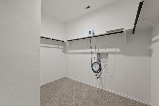 Building Photo - 5210 Twin Acorn Ct