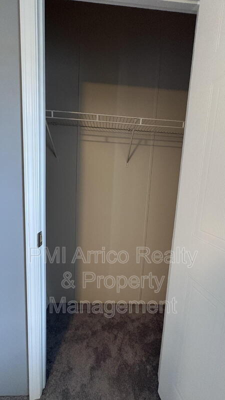 Building Photo - 712 Choo Choo Ln